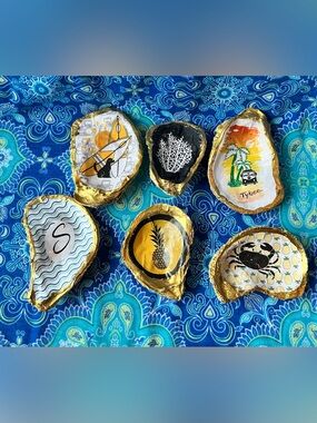 Hand-Painted Decorative Oyster Shell Trinket Dishes - Gold Trim, Coastal Motifs